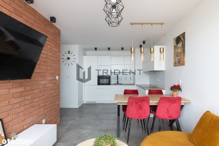 PIĘKNIE wykończone mieszkanie obok metra! Garaż!