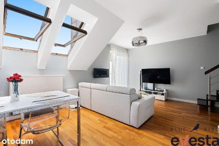 Dwupoziomowe mieszkanie z balkonem | Poświęcka