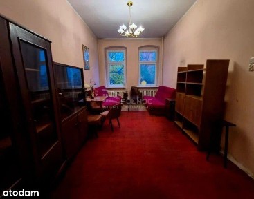 Rozkładowe mieszkanie w kamienicy / Wrocław, Huby