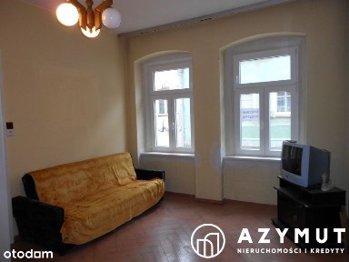 2 pokoje, 1 piętro, kamienica, centrum, niski czyn