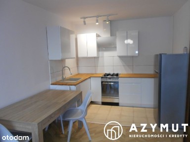 2 pokoje, 1 piętro, blok, do zamieszkania.