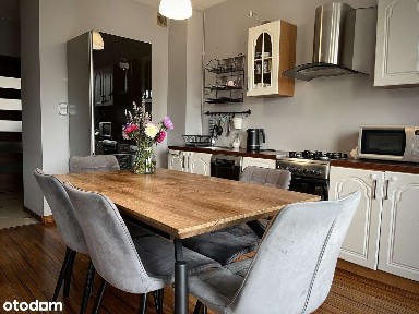 Mieszkanie 3-pokojowe w centrum, 64 m² z miejscem parkingowym.