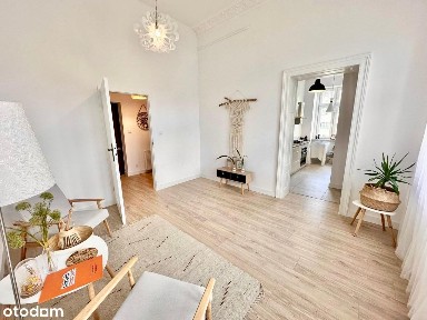 Urokliwe Mieszkanie w Kamienicy Po Remoncie