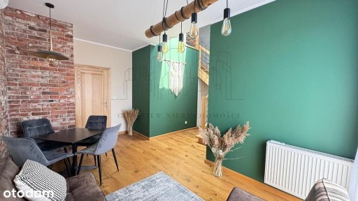 Wysoki standard z antresolą i balkonami