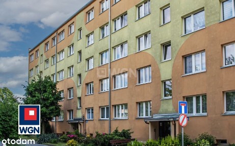 Mieszkanie 3-pokojowe, I piętro, balkon, c.o.-miejskie.