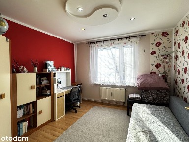 3 pokoje, I piętro, ogrzewanie miejskie, balkon