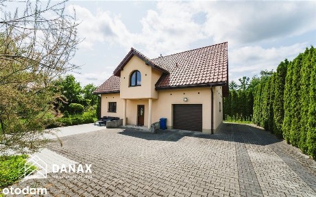 Dom wolnostojący na granicy Krakowa oraz Zastowa