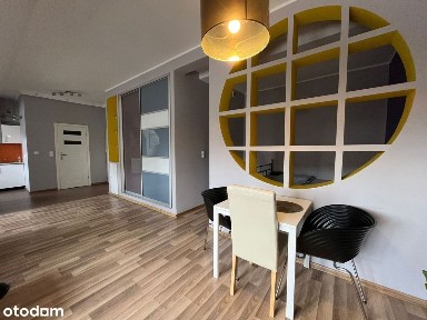 Kawalerka z wydzieloną częścią sypialnianą/Rynek