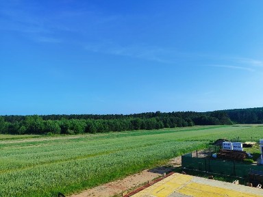 Dom wolnostojący w stanie surowym, okolice Zalewu Sulejowskiego