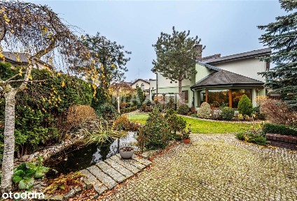 Ustronna, słoneczna rezydencja z pięknym ogrodem