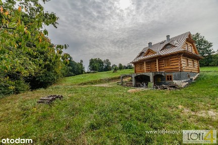 Nietuzinkowy dom z bali.