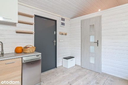 Całoroczny ekonomiczny wyposażony domek z tarasem