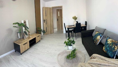 Retkinia.Winda od parteru.Po remoncie.Balkon.Widok na miasto