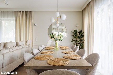 Wyjątkowy dom z basenem, w okolicach Piaseczna