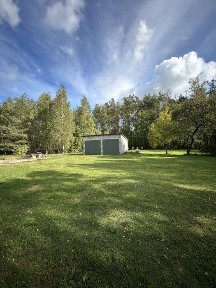 Urokliwy domek w cichej okolicy z własnym lasem do wynajęcia