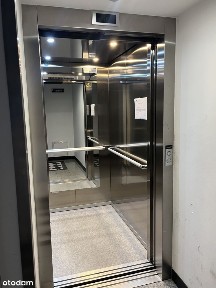 23 lutego, zrewitalizowana kamienica, winda