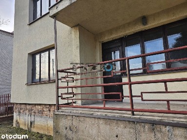 Dom z budynkiem gospodarczym