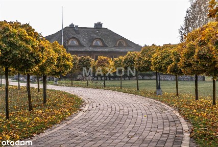 Rezydencja z linią brzegową rzeki Wkry