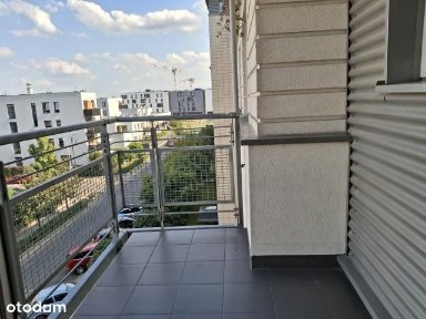 Nowe, przyjemne. balkon, komórka, bez garażu.