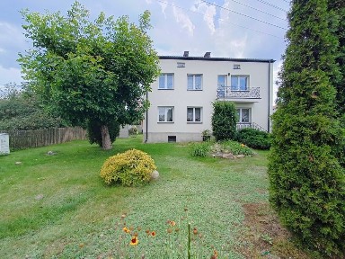 Siedlisko z domem po termomodernizacji w miejscowości Bielino