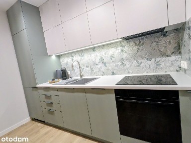 Pachnąca nowością MARCELIN z miejscem parkingowym dla Pary