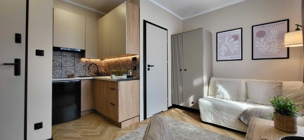 Kawalerka 18m2|własny ogródek 20m2|parking|TV full HD|net w cenie