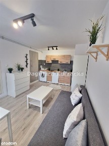 Kawalerka, 1 piętro, co miejskie, balkon.