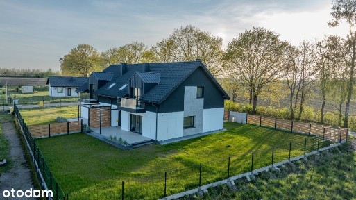 KOMFORTOWY DOM W ZABUDOWIE BLIŹNIACZEJ Z GARAŻEM I OGRODEM