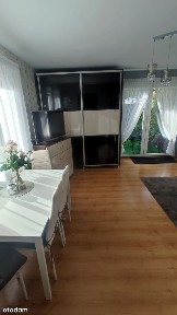 Słoneczne mieszkanie z miejscem parkingowym i dostępem do ogródka