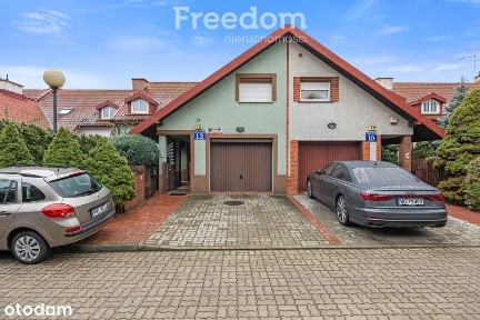 Dom w Warszawie na kameralnym osiedlu