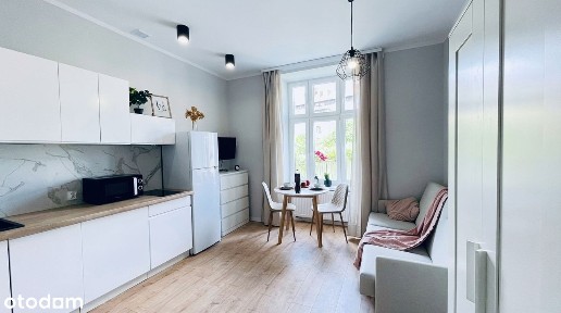 Przytulna kawalerka blisko politechniki - bez kaucji - bezpośrednio