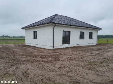 Nowoczesny dom 4 pokojowy z ogródkiem