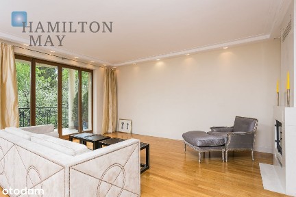 Trójstronny apartament na Mokotowie