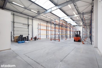 Samodzielny budynek magazynowo - biurowy, parking