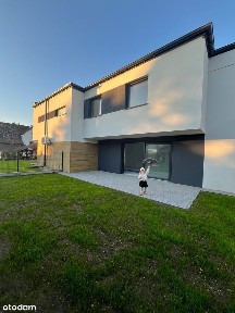 Środkowy segment / szereg z ogródkiem w doskonałej lokalizacji!