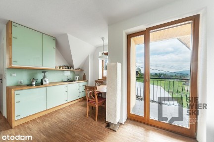 Dwupoziomowy apartament z balkonem i wid na góry