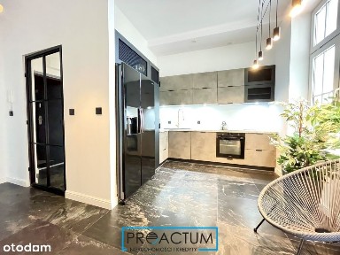 Mieszkanie w zabytkowej kamienicy-winda-balkon