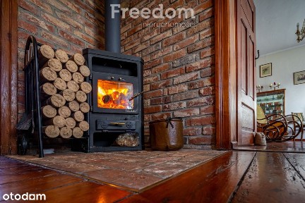 Dom w Międzylesiu, enklawa w sercu wsi k. Wągrowca