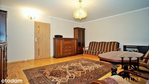 Dwa pokoje gotowe do zamieszkania, parking.