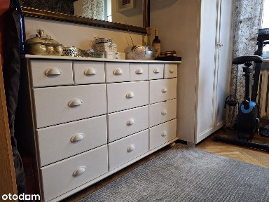 Przestronne, zadbane i bardzo słoneczne 2 pokojowe mieszkanie