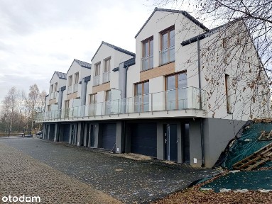 Nowoczesny dom w zabudowie szeregowej blisko Kielc