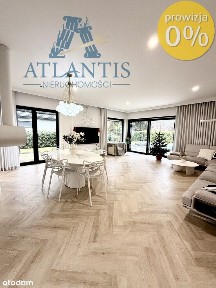 Parterowy dom z basenem i pełnym wyposażeniem