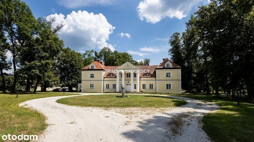 Historyczny Pałac w Radoszewnicy