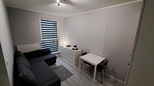 Kawalerka w Pruszkowie, niedaleko PKP/SKM 600m, obok CH Nowa Stacja