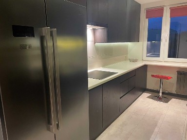 Przestronne 3 pokojowe - wyremontowane - Kuchnia wyposażona 2 balkony