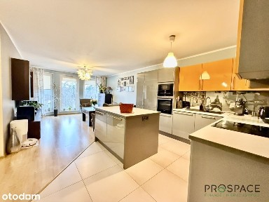 Komfortowe M4 z jasnym salonem i zabudowami