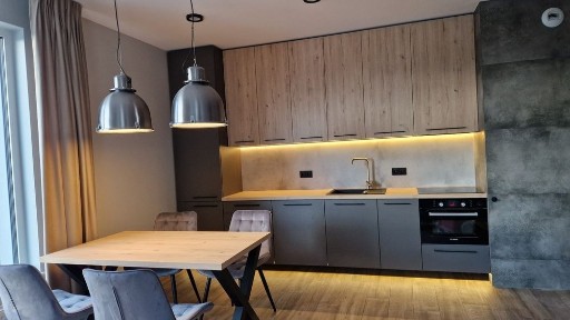 Mieszkanie 3 pokoje, wysoki standard, klimatyzacja, garaż