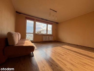 2 pokoje, loggia, widna kuchnia - mieszkanie z ogromnym potencjałem!