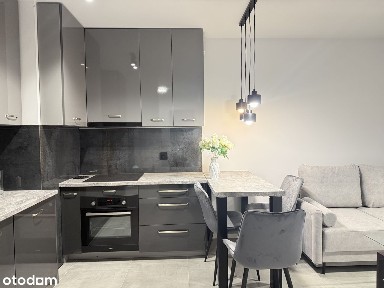 Ostatni Nowoczesny Apartament w Centrum z Panoramicznym Balkonem