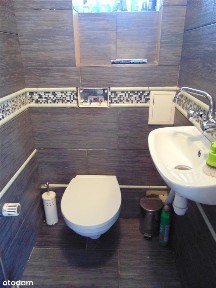 Atrakcyjny, 2 - lokalowy dom na zabudowanym osiedlu